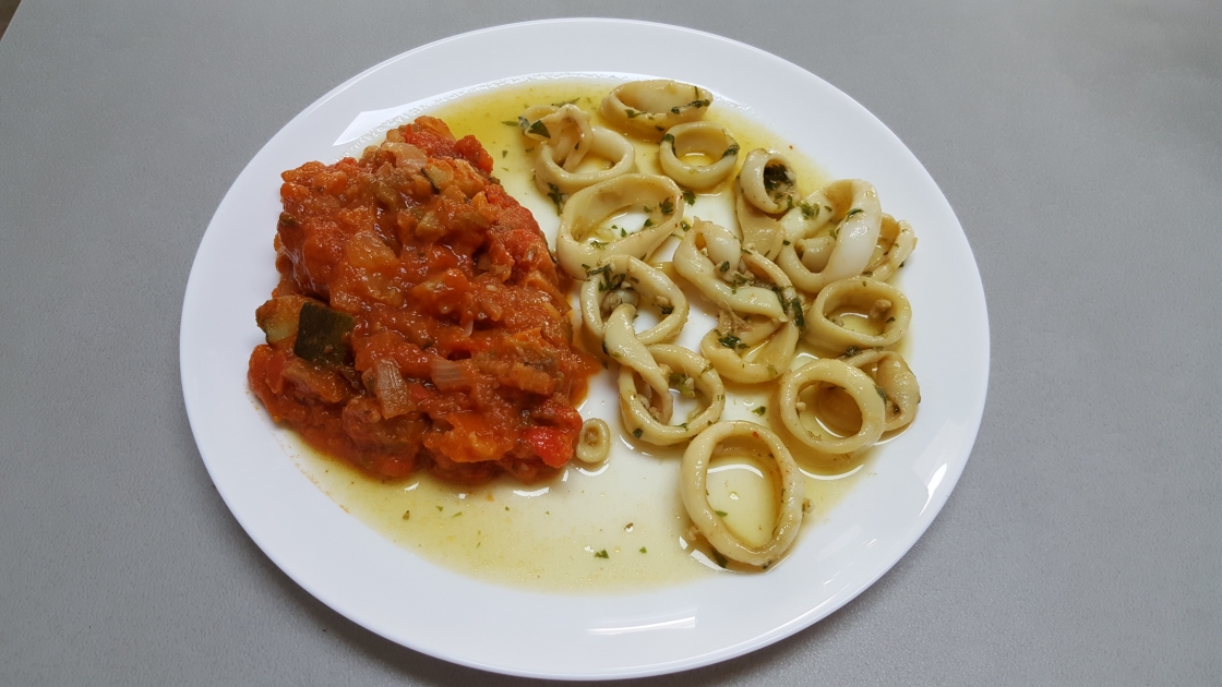 Calamares con pisto