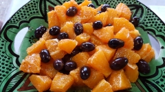 Ensalada de naranjas y aceitunas negras