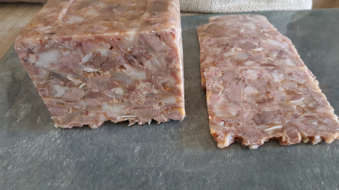 Fiambre de cabeza de cerdo