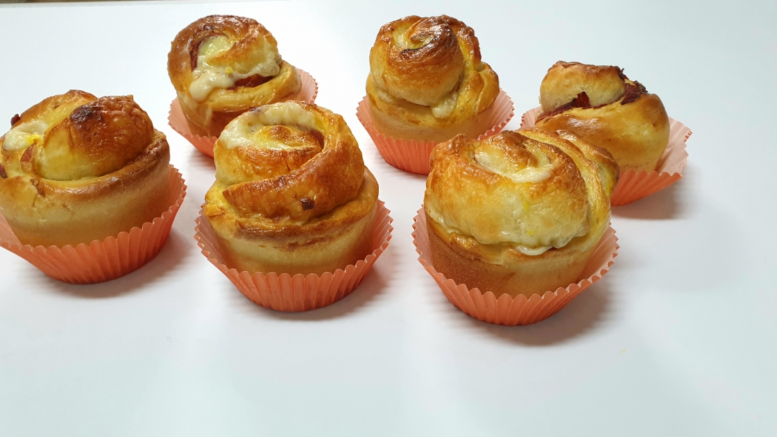 Rolls de jamón y queso