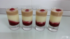 Crema de arroz con leche con sabayon y coulis de frambuesa
