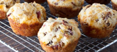 MUFFINS DE CHEDDAR Y BACON