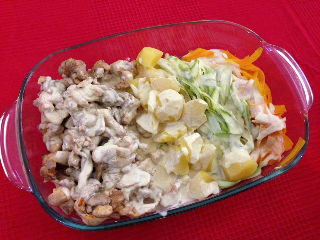 Crema de verduras y pollo al vapor con salsa suprema