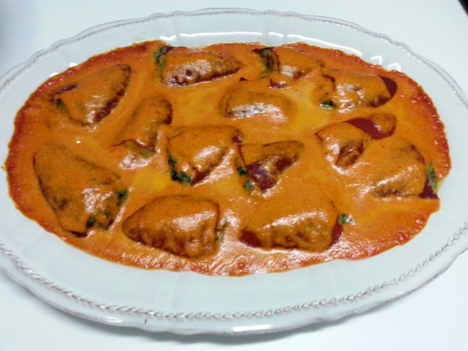 Piquillos rellenos de espinacas y gambas