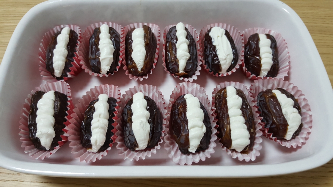 Datiles rellenos con queso gorgonzola