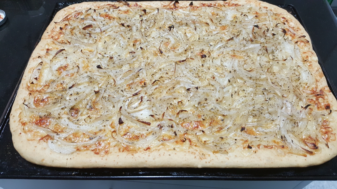 FUGAZZA (PIZZA DE CEBOLLA)
