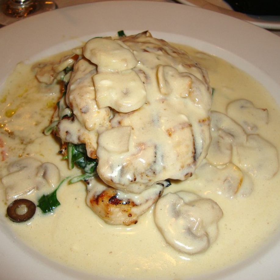 Pollo con salsa gorgonzola