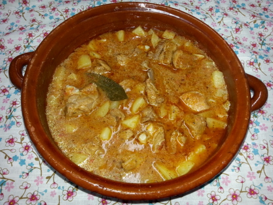 Guiso de costilla con patatas