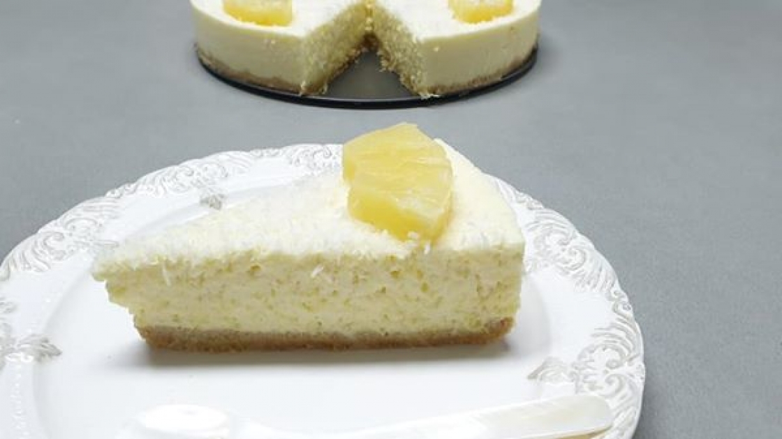 Tarta de piña y coco