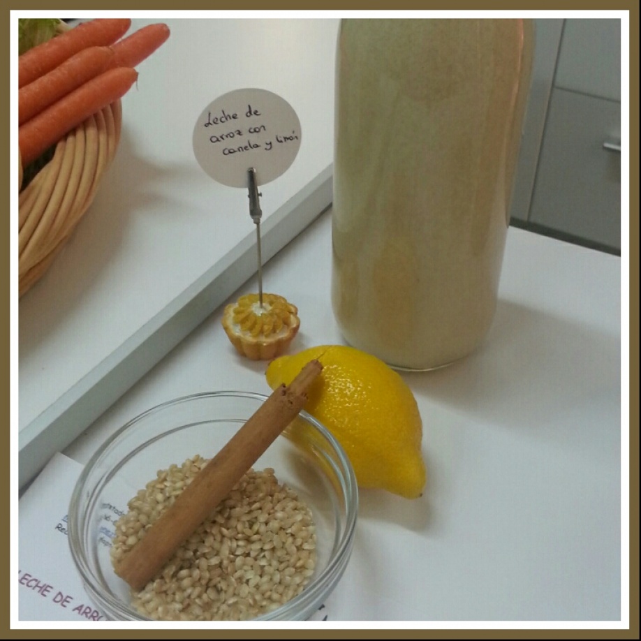 bebida vegetal de arroz con canela y limón