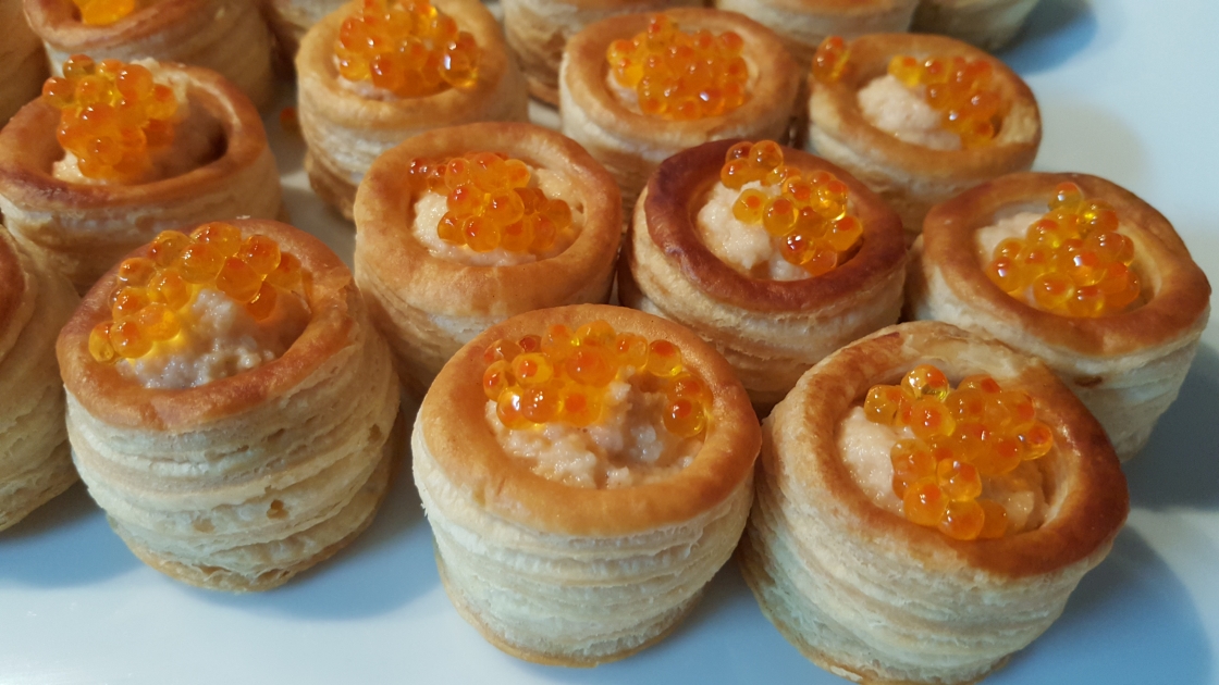 Volovanes de mousse de gambas al ajillo