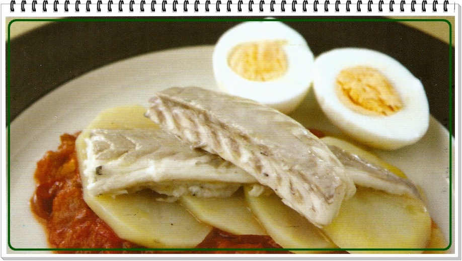 Pisto con lubina al vapor y ensalada de patatas