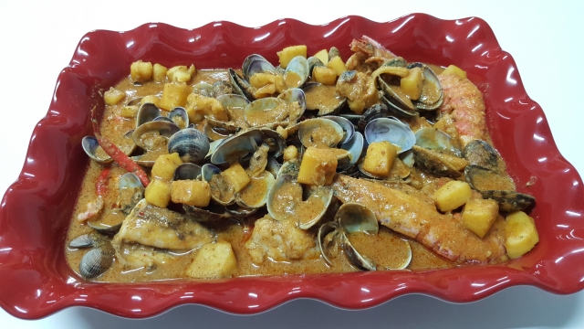 Caldereta de rape y marisco