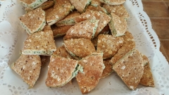 Bocaditos rellenos de rúcula, roquefort y nueces