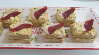 Canape de ensalada de huevo