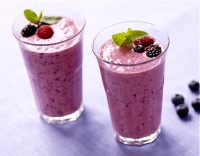 Smoothie de espinacas y frutos rojos