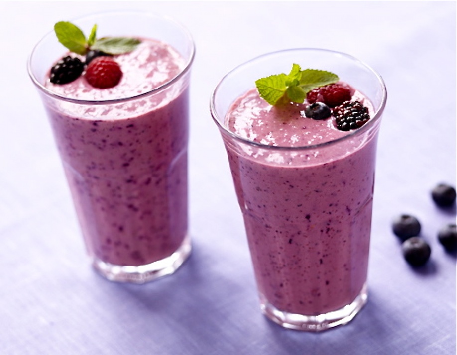 Smoothie de espinacas y frutos rojos