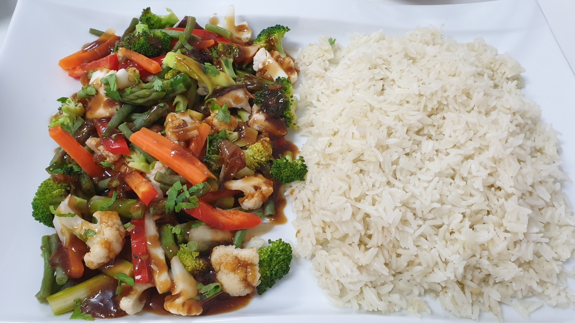 Menestra Thai con arroz jazmín