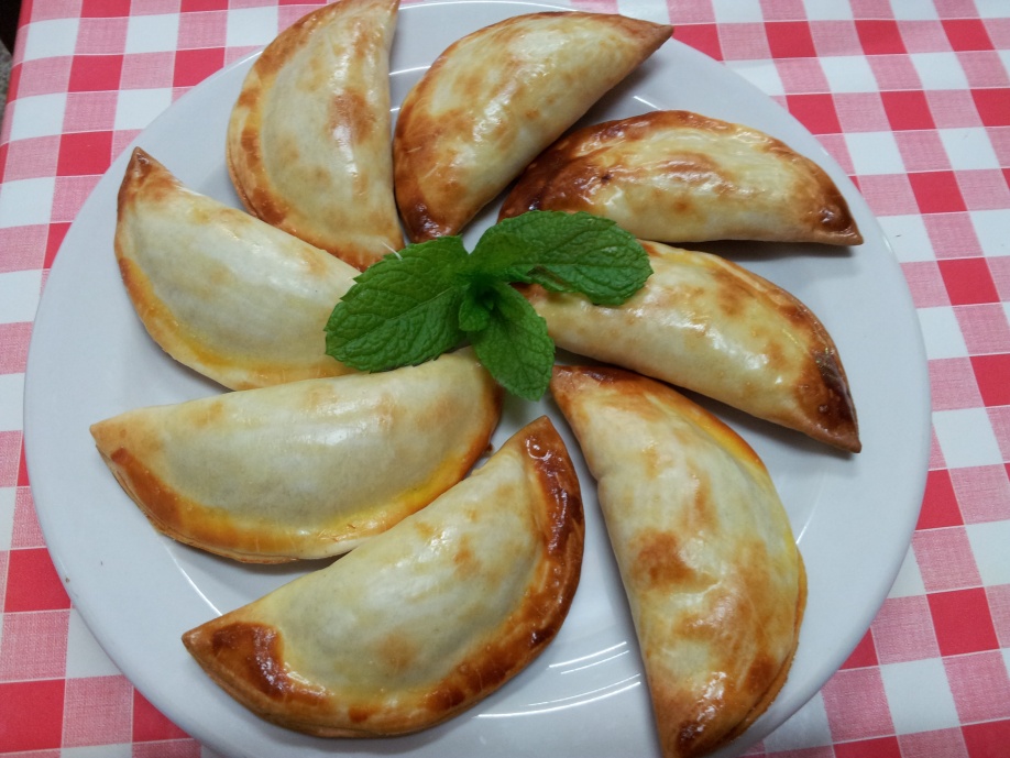 EMPANADILLAS DE DATILES Y BACON